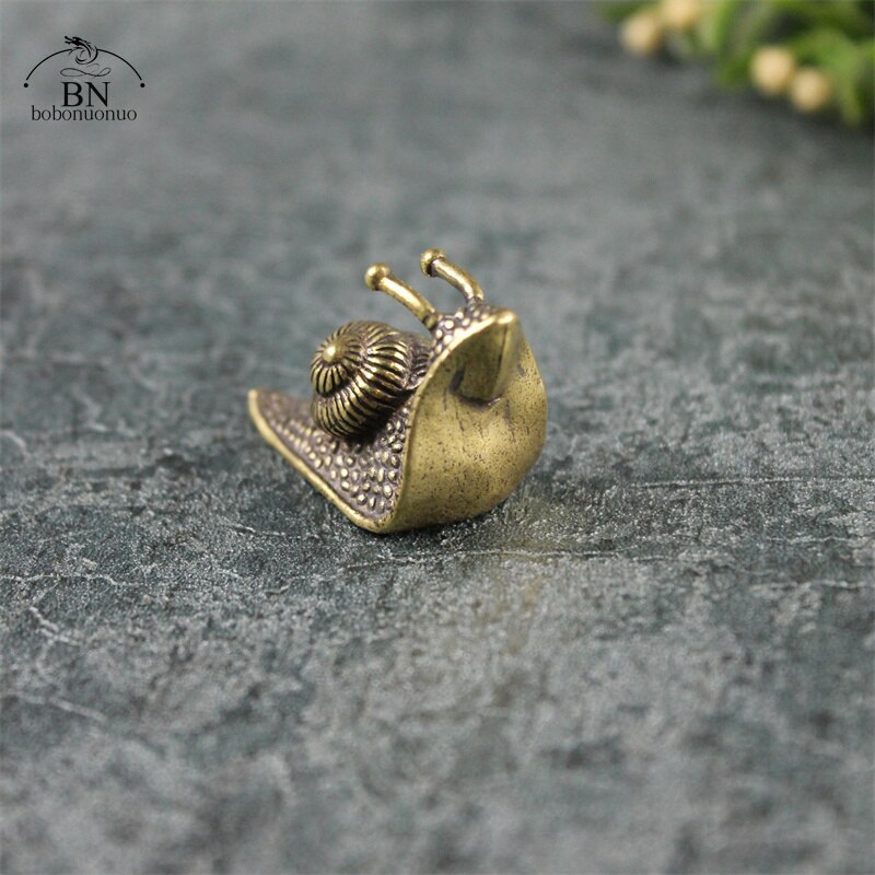 Personality Retro Pure Copper Mini Snail Statue Ornaments Desk Antique Brass Tea Pet Collection Home Decorations for Living Room
