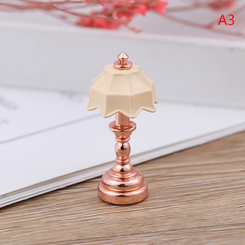 Lamp Miniatures Dollhouse Toy Miniature 1:12 Table Lamp Doll House 1/12 Scale Miniatures Accessories Mini Multi Styles: 3