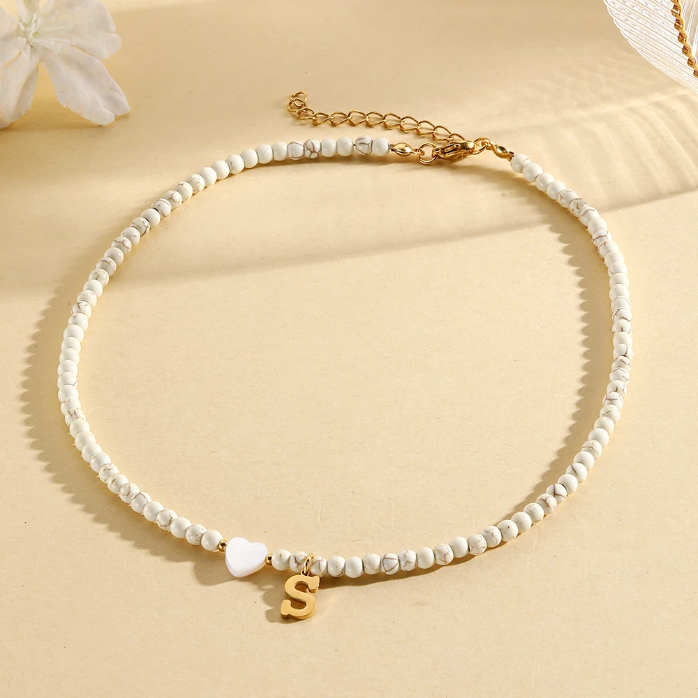 Gargantilla bohemia con cuello, collares con iniciales, cuentas colgantes con letras de concha en forma de corazón, collar de acero inoxidable para mujer, tendencia 2024: Zinc negro plateado