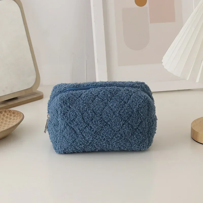 Cute Women's Cosmetic Bag Pencil Case Soft Plush Makeup Bag Lipstick Makeuo Pouch Jewelry Pencil Case Travel Cosmetic Organizer: Blue