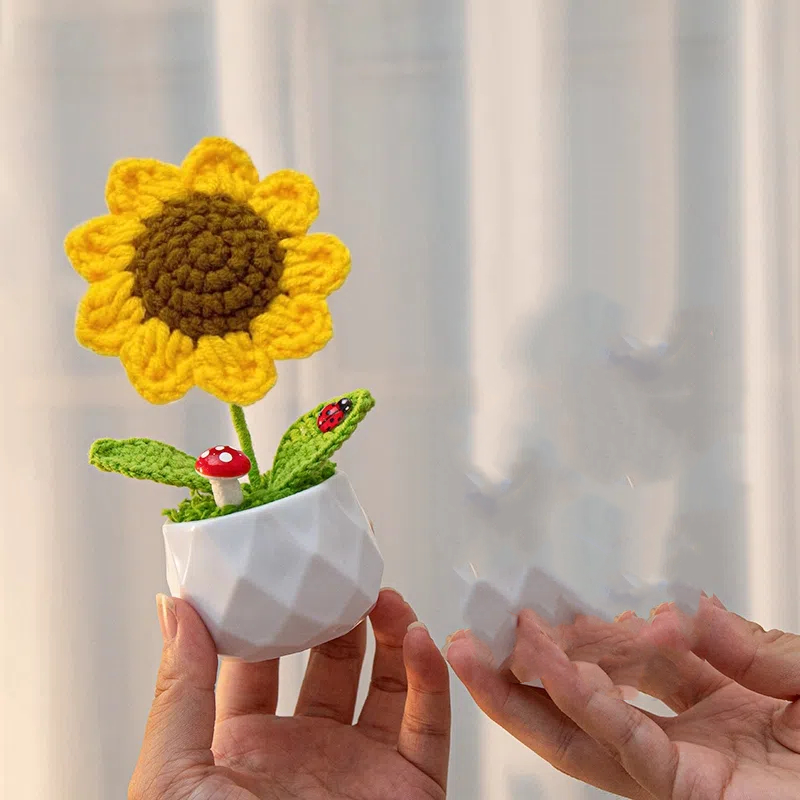 Hæklet solsikke potte skrivebordstilbehør hæklede blomster bryllupsgæst kunstig blomst værelsesdekoration mors dag