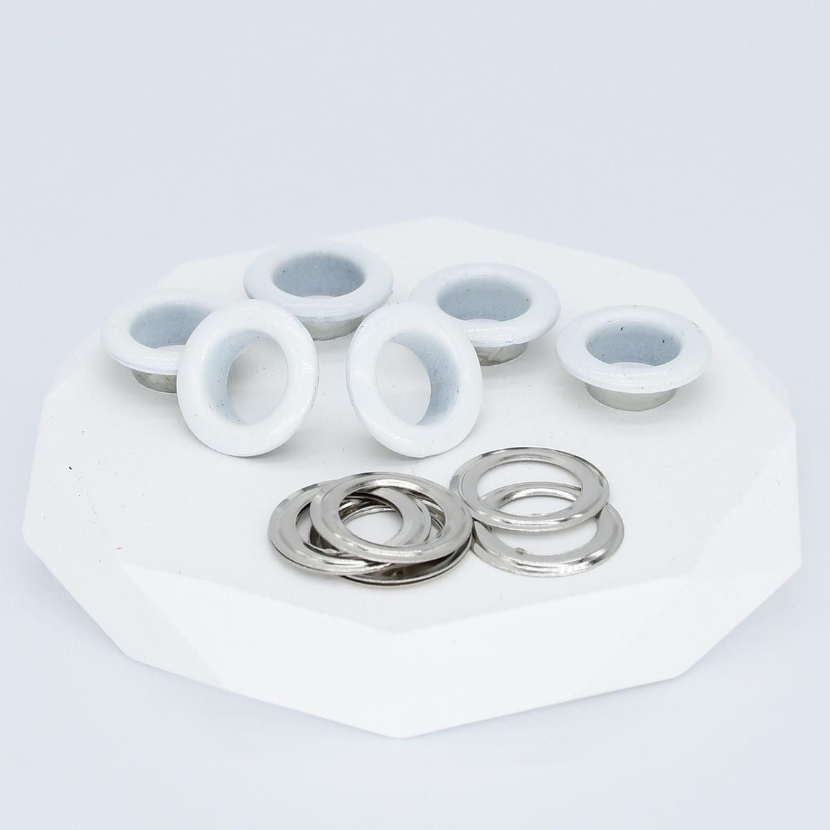 100 setzt 4,5 mm Ösen, Metallösen mit Unterlegscheibe für Kleidungsstück, Schuh, Gürtel, Hütte, Leder, Basteltasche, DIY-Reparaturteile, Zubehör: Antike Durcheinander
