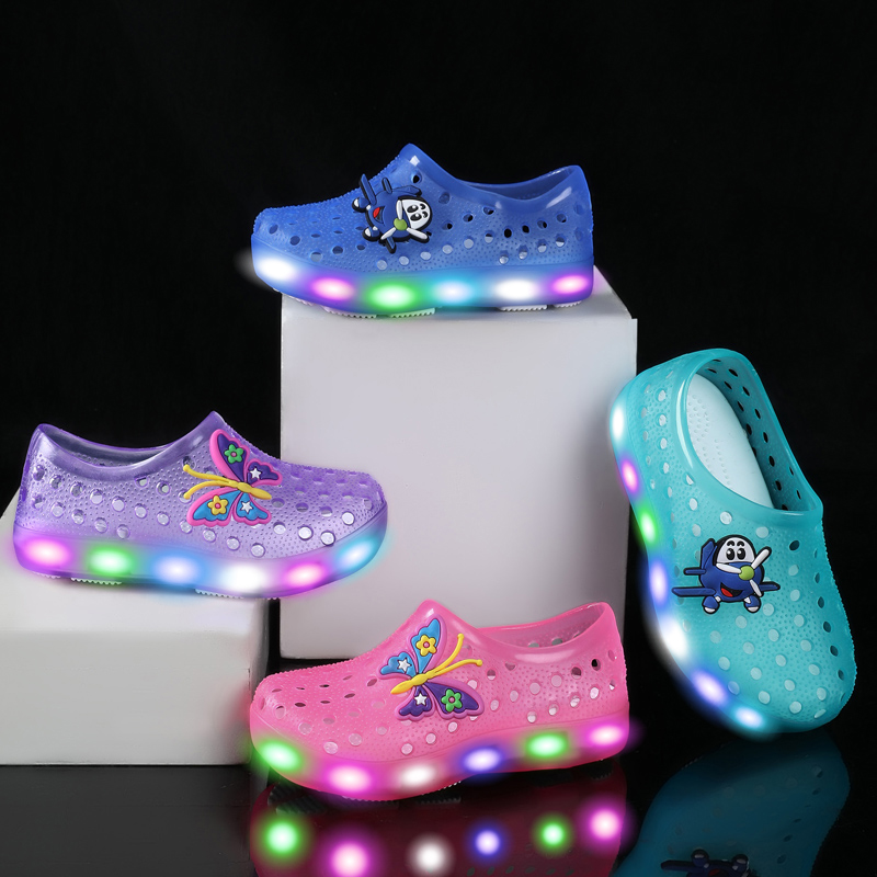estilo, sandalias deportivas de playa para niños y niñas, zapatos de verano para niños con luz LED, sandalias con agujeros, zapatillas de deporte de de para niños en 4 colores