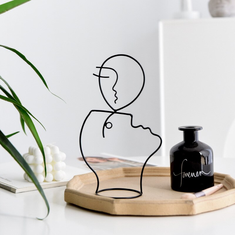 Ornements nordiques en fer forgé, Sculpture de personnage abstraite, support à bijoux d&#39;art du visage, lignes métalliques rétro, artisanat de décoration pour la maison