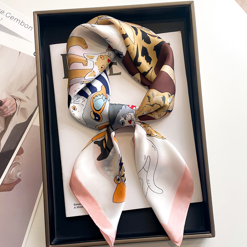 Novo luxo cavalo padrão lenço quadrado de seda das mulheres cetim macio hairband lenço escritório hijab bandana foulard saco fitas presente: Branco