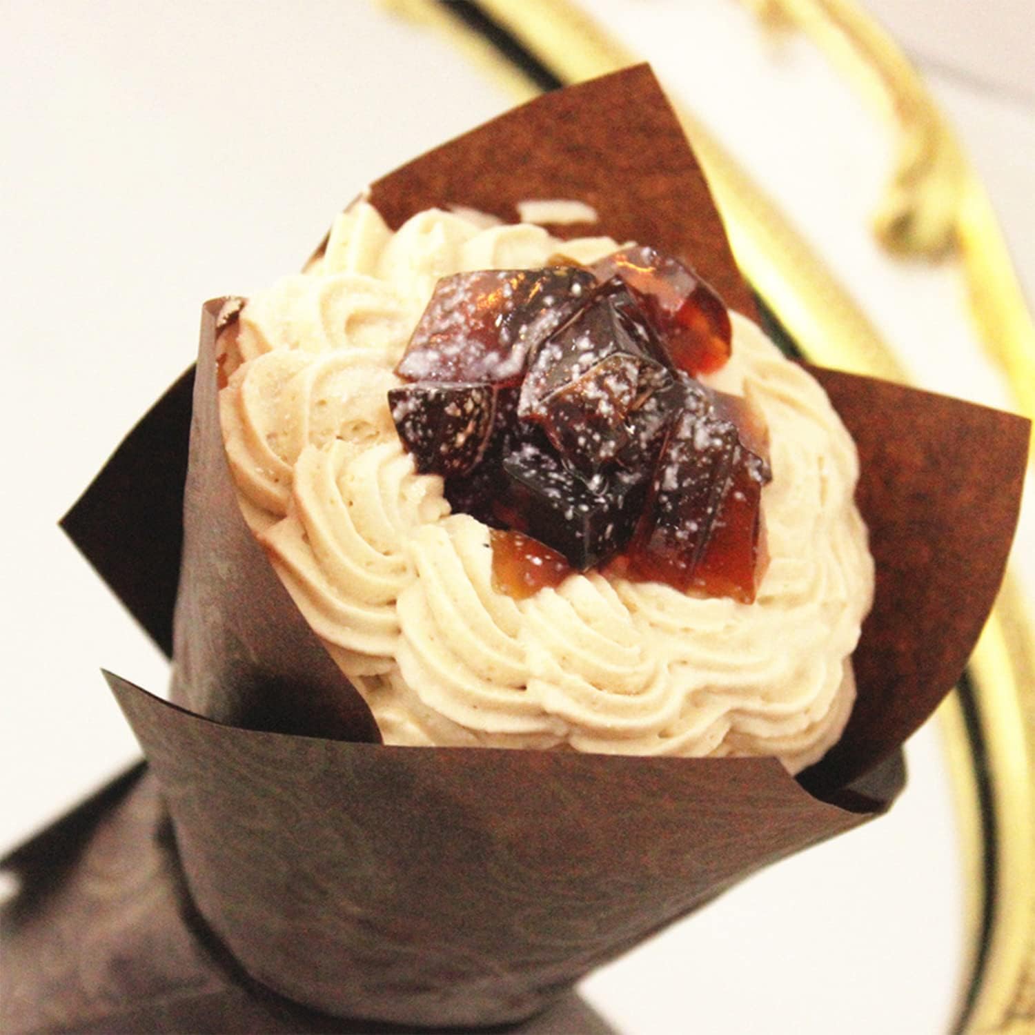 40/100/200 Stück Tulpen-Cupcake-Einlagen, Muffin-Cupcake-Papierverpackungen mit Golddruck, Backbecherhalter für Hochzeit, Geburtstag