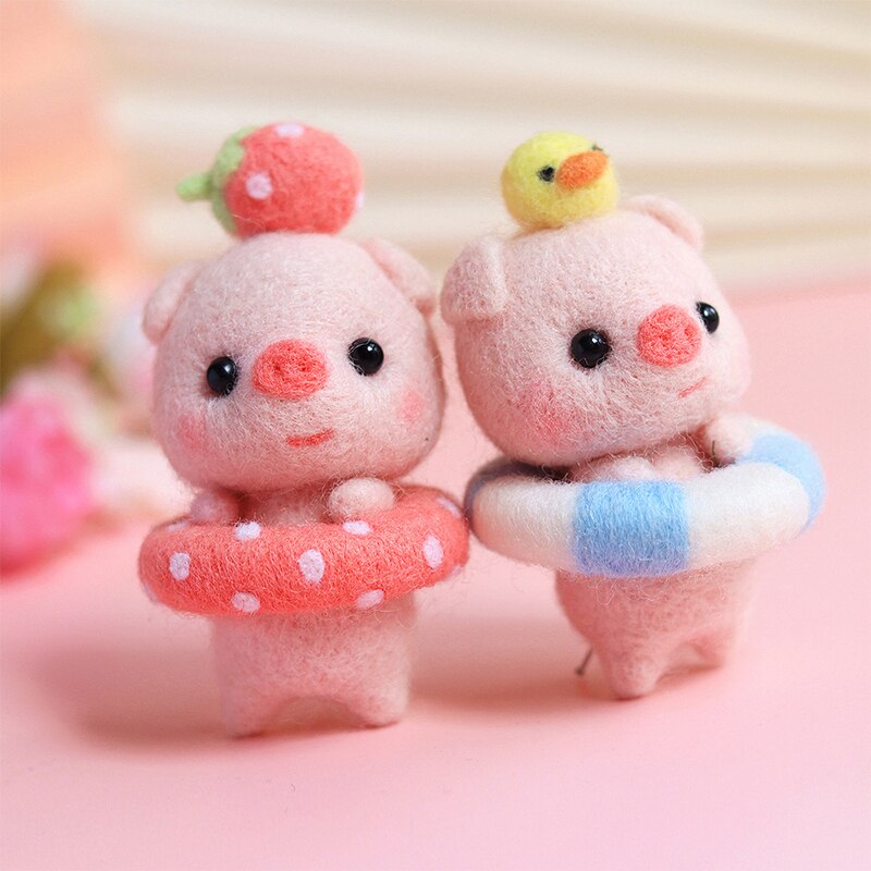 Jiwuo Wool Felt Animal Pig Neddle Felting Kit Material Package Felting Wool Handmade Wool Felt Doll Toy Craft Kits for Adults