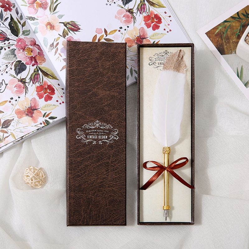 Vintage pen met witte veer, dip, vulpennen, kalligrafie, schrijfbenodigdheden
