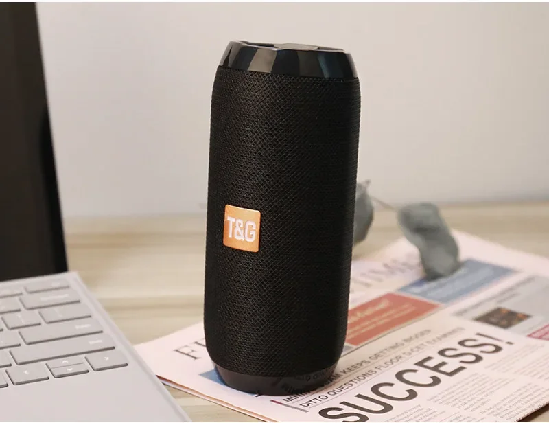 Vattentät bärbar bluetooth-kompatibel högtalare trådlös kolumnhögtalare subwoofer musikcentersystem högtalare aux fm-radio: Vit