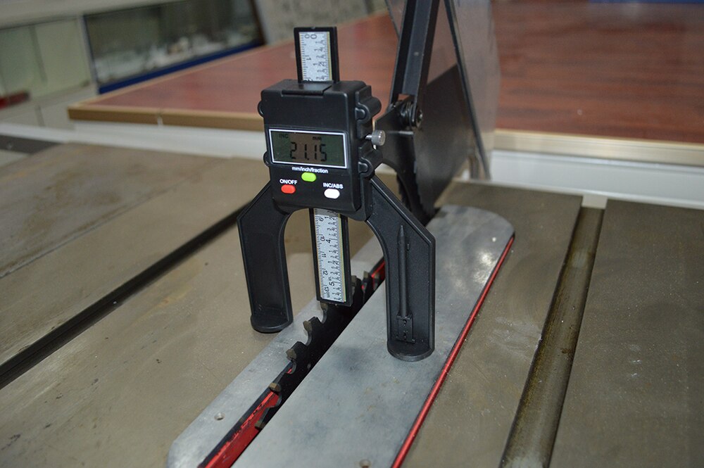 Generic Digital Depth Gauge Digital Tread Depth Gauge LCD Magnetic Self Standing Aperture 80mm Hand Routers