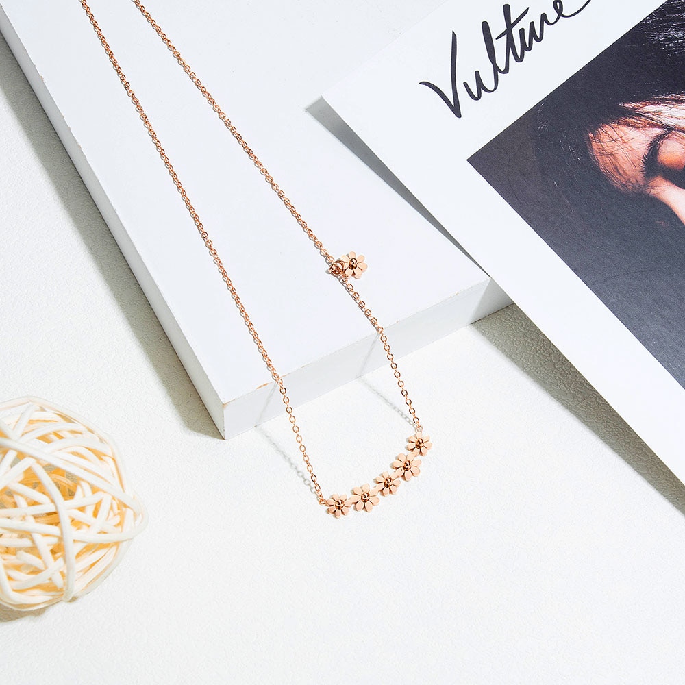 Lokaer à la titane acier inoxydable Six marguerite fleurs pendentif colliers or Rose bohême fête bijoux pour femmes N17087