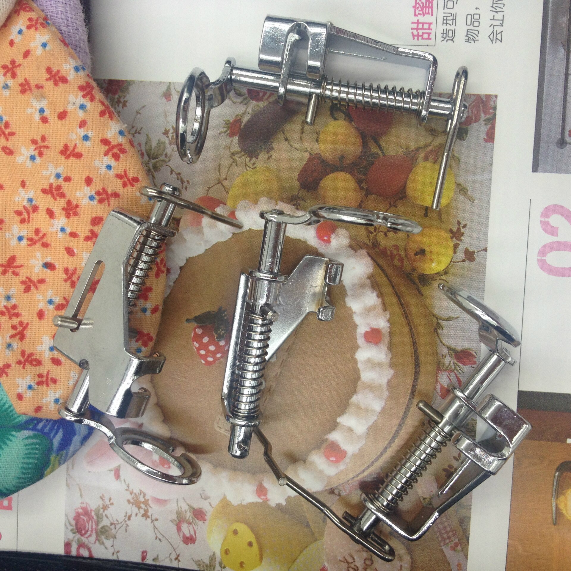 Naaimachine accessoires huishoudelijke naaimachine naaivoet gratis lijn gesloten gratis borduurwerk voet