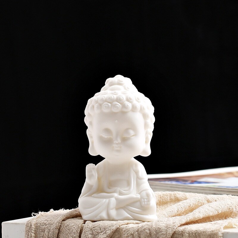 Keraamiset käsityöt valkoinen posliini buddha patsas guanyin kodin sisustuskoristeet auton koristeet turvaavat pahuutta