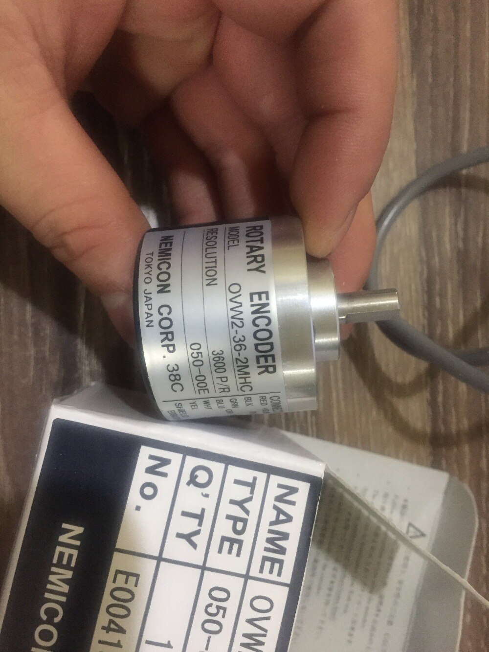 NE MI CON dans le contrôle de l'encodeur OVW2-36-2MHC de stabilité des performances d'impulsions 3600 pules 10.8-26.4V