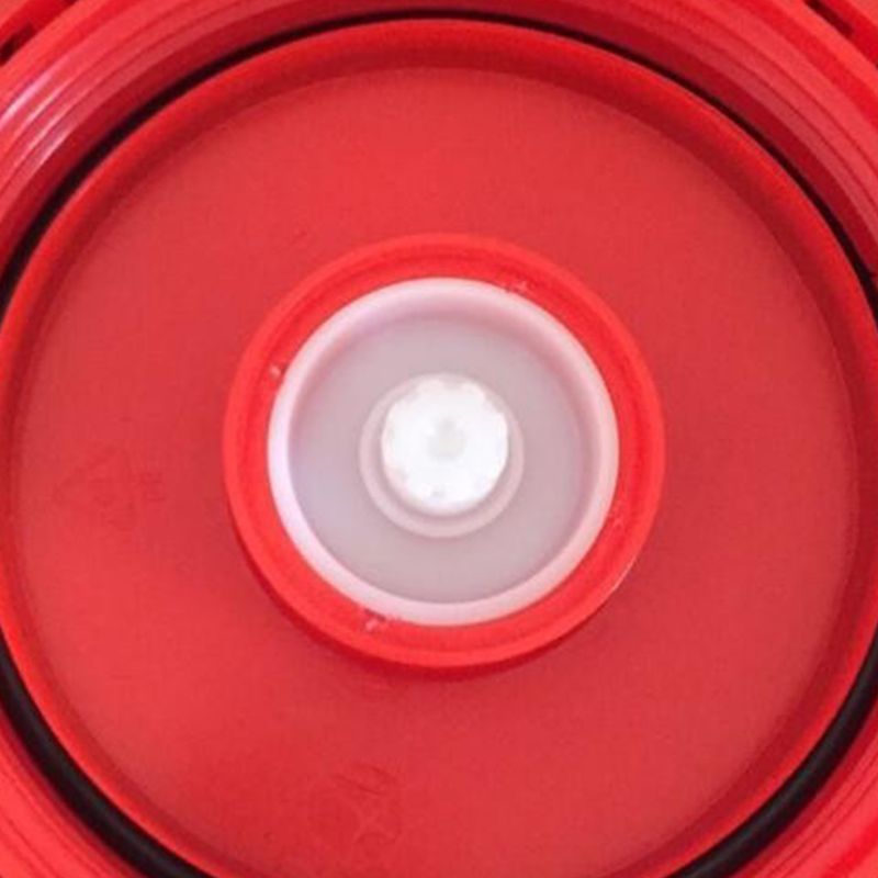Adaptador de tapón de tapa de tanque IBC de plástico con válvula de bola a prueba de fugas y a prueba de polvo
