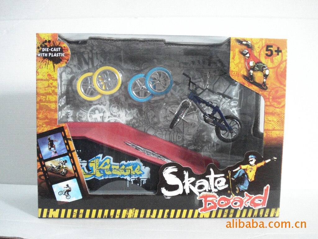 Tilfældig 1 stk mini fingercykel gribebræt ramper park til finger skatepark legetøj til børn 6 stilarter