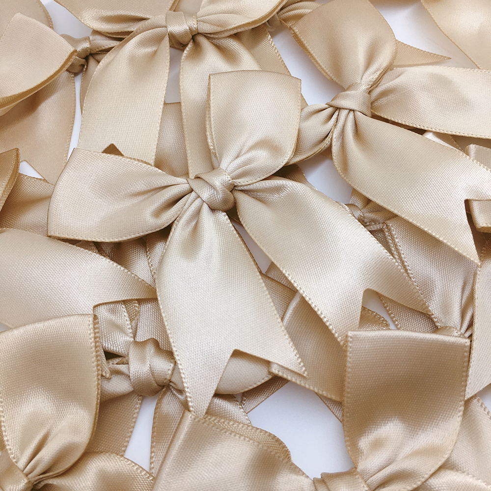 50 Uds. De lazos de cinta satinada de 85x85mm, decoración para manualidades, , sombreros de flores, ropa DIY, bolsas para tarjetas de invicación de boda, decoración de: Pistola de metal