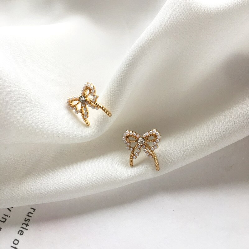 Korean Style Imitation Pearls Bow Clip on Earrings Female Simple Sweet Small Butterfly Clip Earrings No Ears Hole