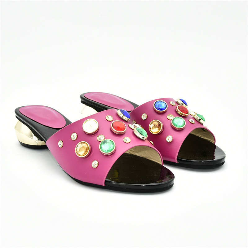 Sko dame luksus dame sandaler med hæler italienske kvinner bryllup sko dekorert med rhinestone pumps dame sko: Fuchsia / 9