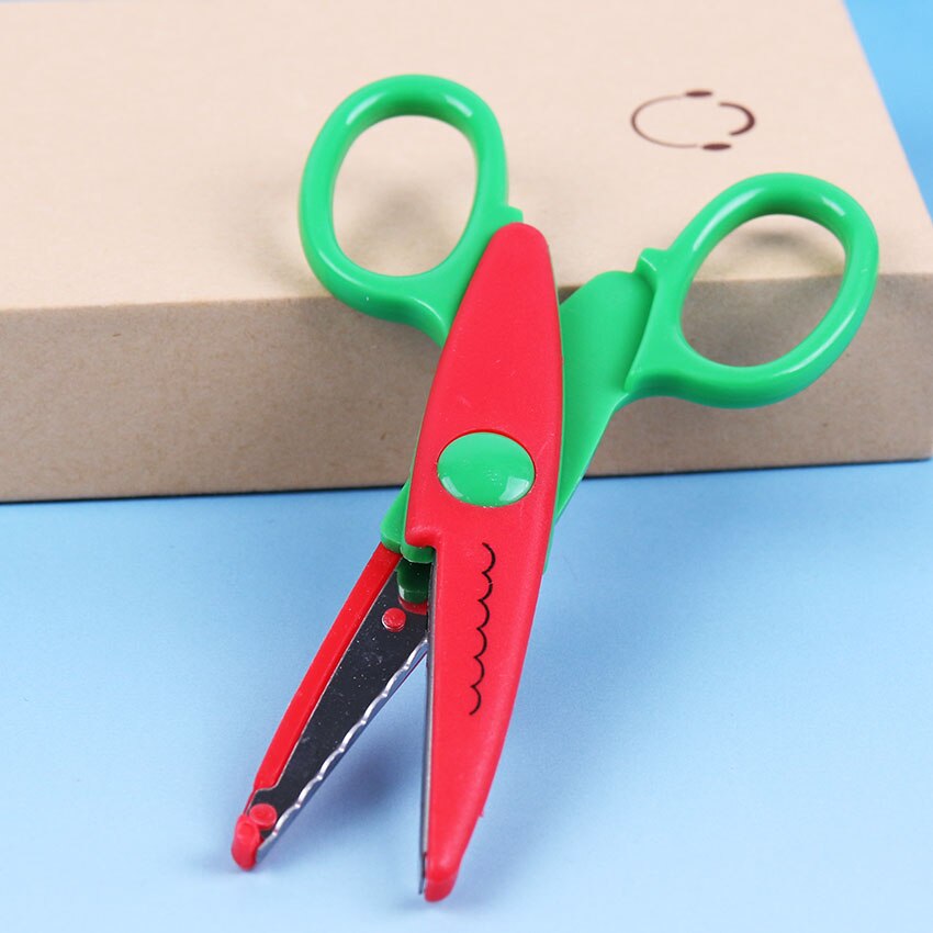 Tijeras de encaje de Metal y plástico para manualidades para niños, tijeras de colores para fotos y álbumes de recortes, decoración de diario de encaje de papel con 6 patrones, 1 ud.: 3