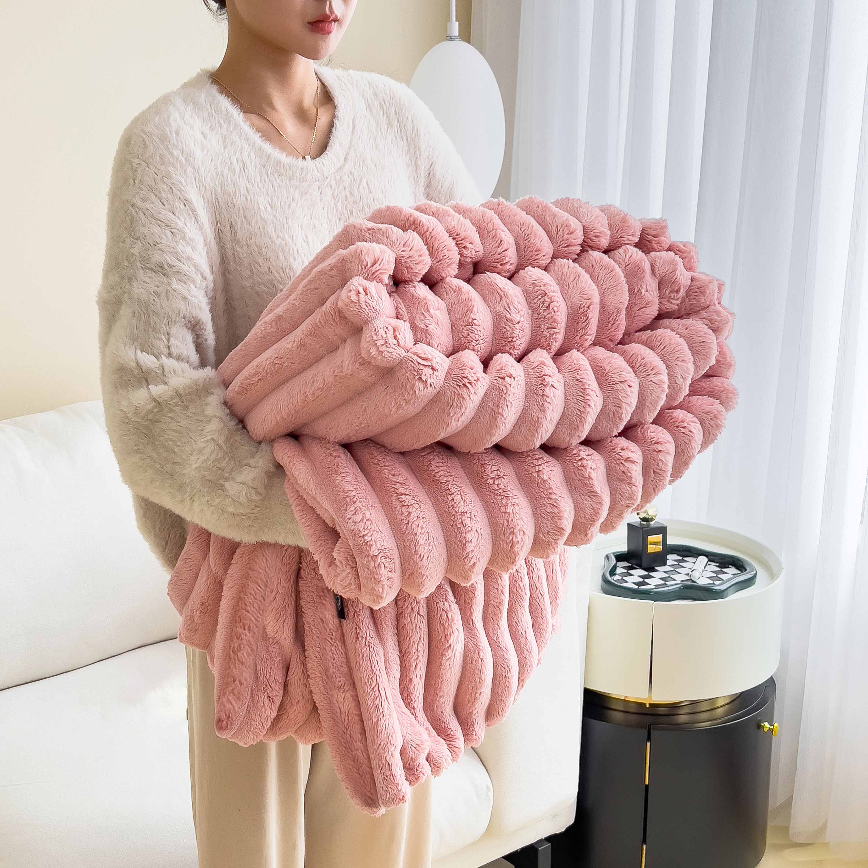 1 manta de cama a rayas tamaño King: manta cómoda y suave para mujer, manta de cama ligera de Jacquard acanalado 3D: 100x140cm / Rosa