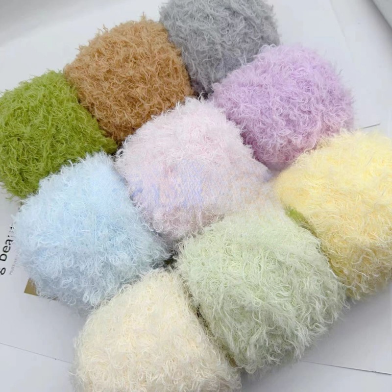 Langhåret teddybjørnfløyelsrull med , 50g tråder, håndlaget heklet teddybjørn, søt dukke, nøkkelringmateriale, tråd