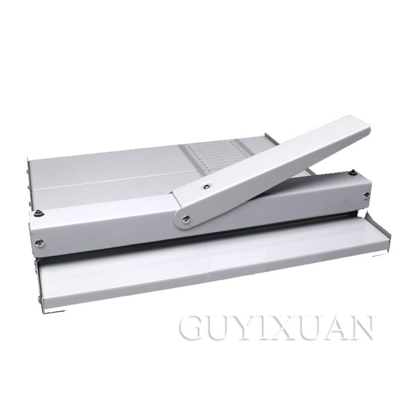 Manual labor-saving and portable type creasing machine