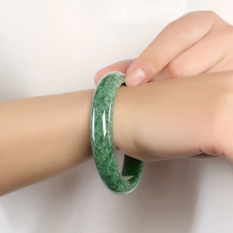 Glossy Hand Gesneden Armband Mooie Armband Chinese Groene Jade 54mm-64mm KYY8755