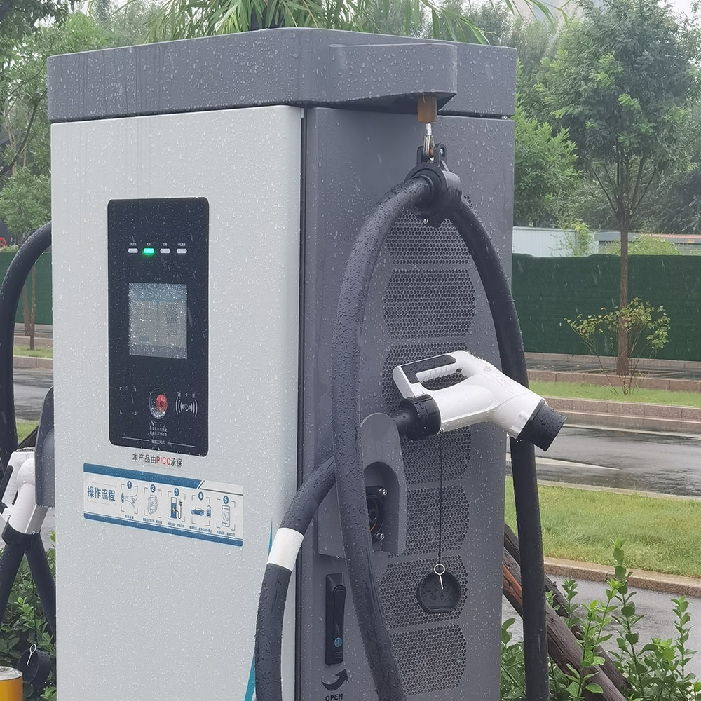 DCFC Cable Management Retractor Clamp 41mm OD Anti Kink Clamshell Swivel Holder Black Hose Clip DC Fast EV Charger Cable Clamp