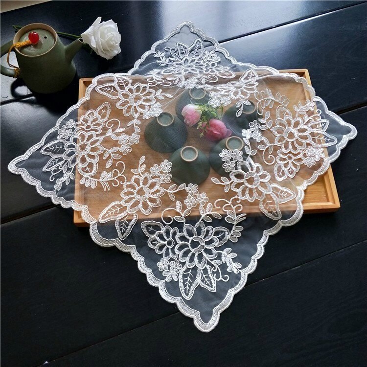 Prachtige Europese stijl Coaster Isolatie Stof Placemat Geborduurde Thee Set Fruitschaal Vaas Pad Eetkamer Salontafel Mat: Zwart