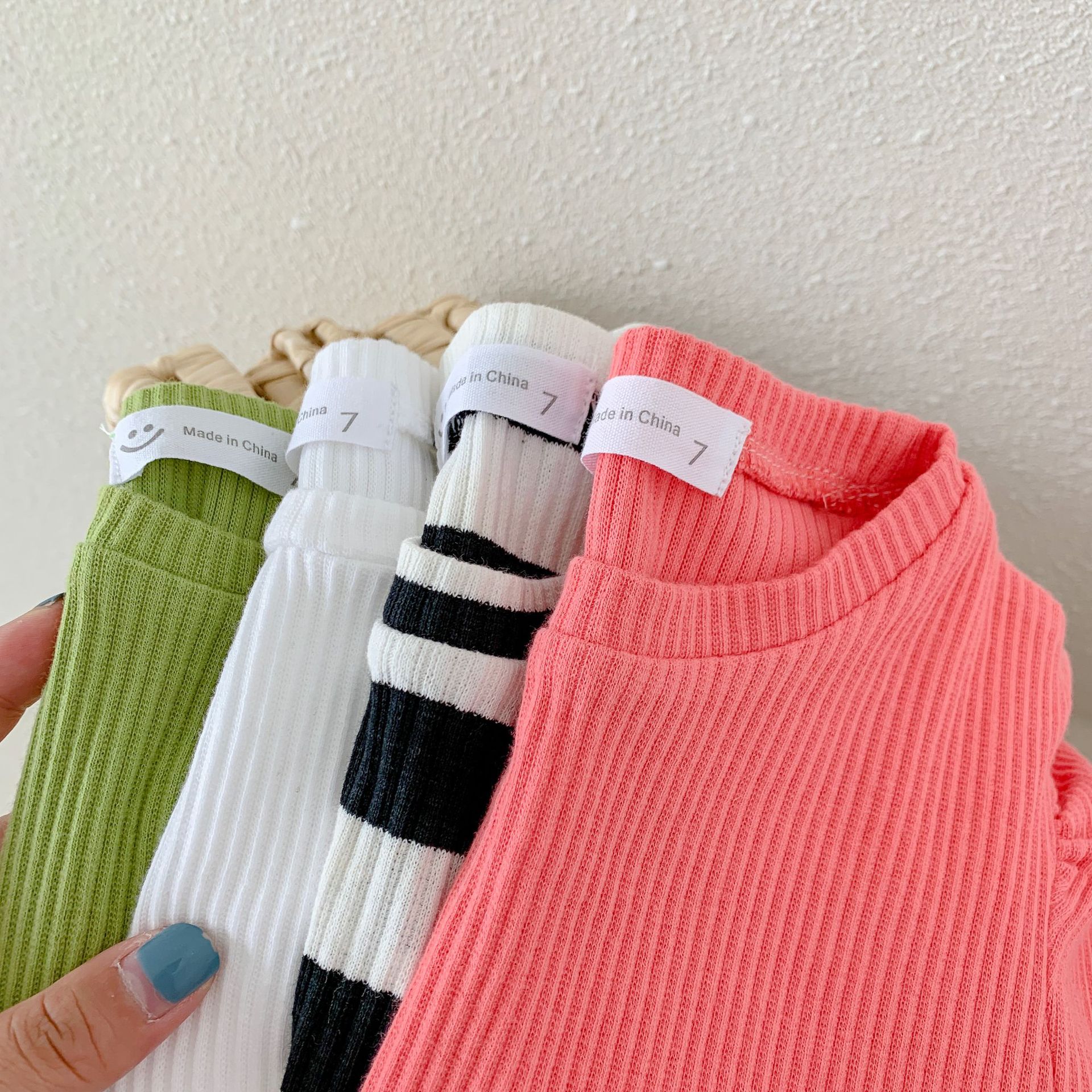 Autunno 2020 delle ragazze del manicotto di soffio di colore della caramella T-shirt 2-7 anni i bambini in cotone all-partita Magliette E Camicette