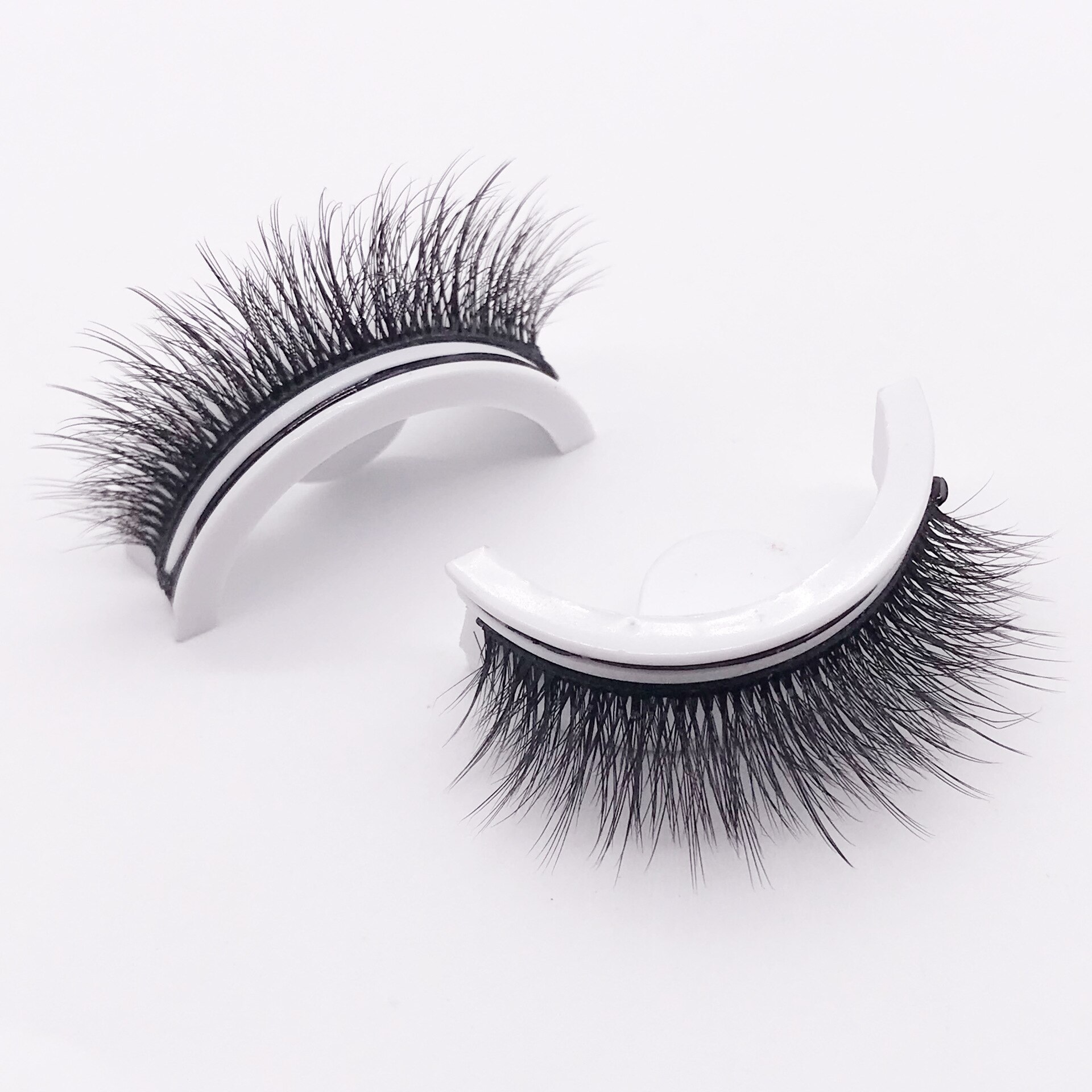 Genanvendelige selvklæbende øjenvipper ingen lim let at bære naturlige vipper effekt perfekt make-up skønhed tilbehør: 1 par tykke