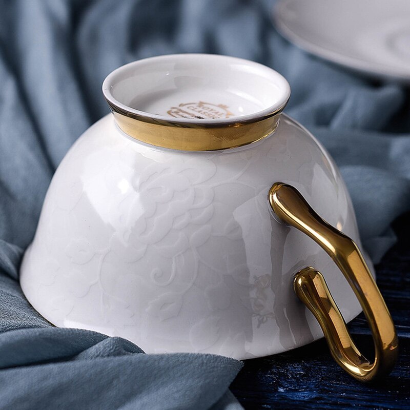 200 ml Porseleinen Theekopjes Fijne Bone China Thee Kop en Schotel Set Britse Stijl Luxe Keramische Koffie Kopjes 2 kleuren