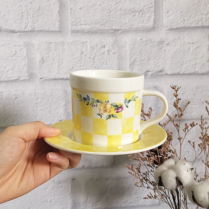 Cutelife Nordic Small Flower Pink Ceramic Cup Saucer Latte Drinking Tea Breakfast Cup Wedding Decorative Reusable Coffee Cup Set