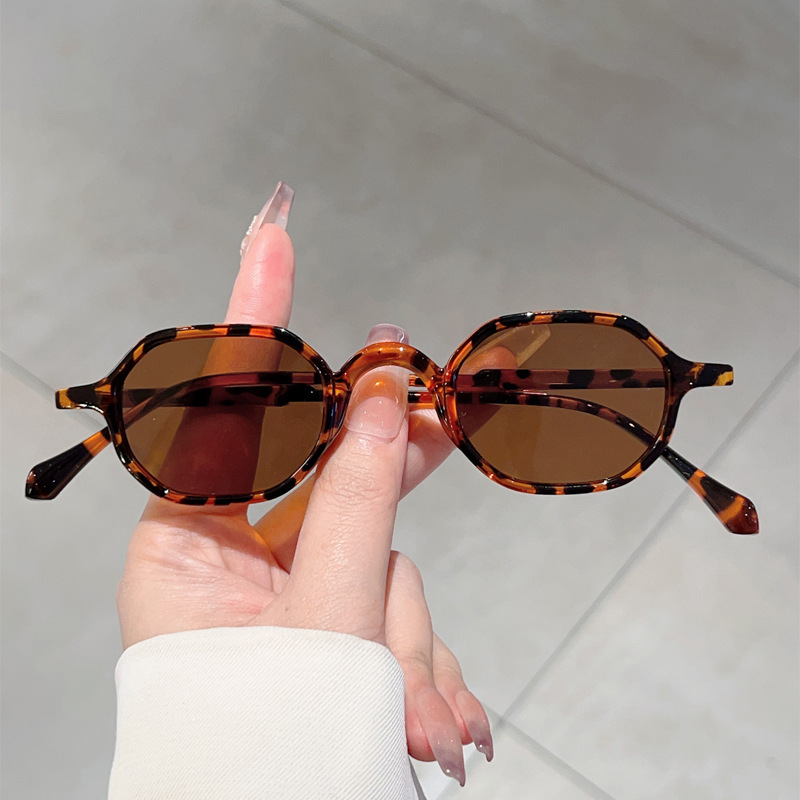 Trendy Small Oval Sun Glasses for Women Men Vintage Stylish Travel Sunglasses Eyewear Outdoor UV400 Shades Protection