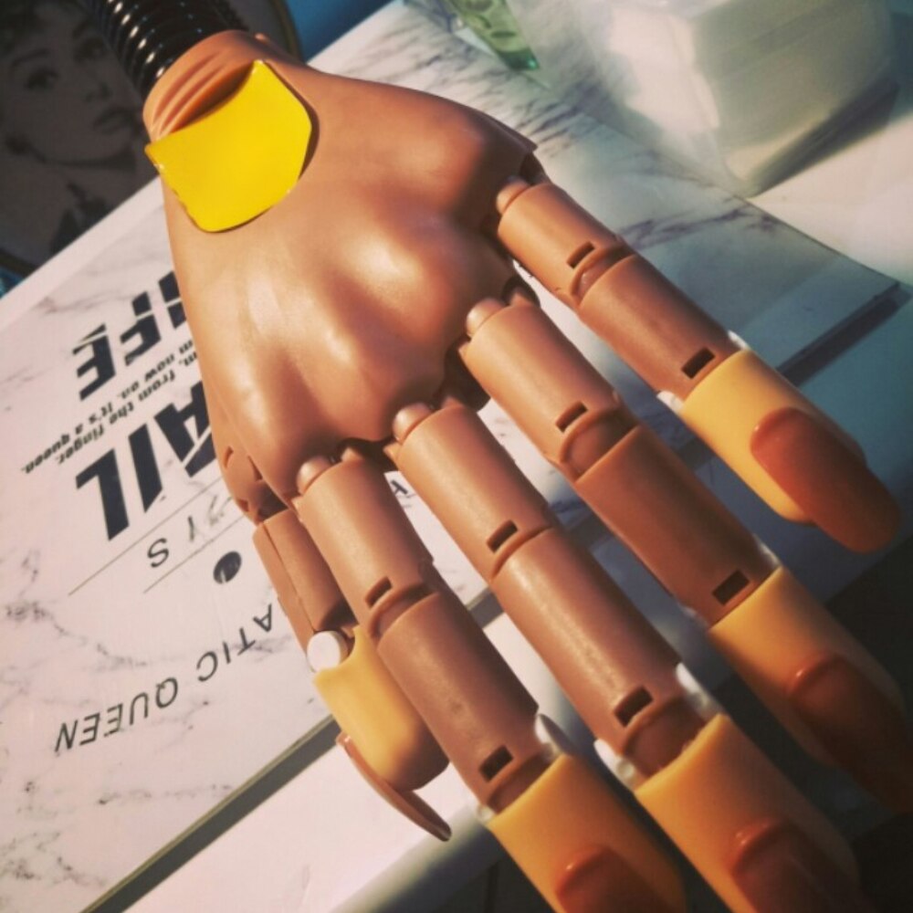 Mano Flexible para práctica de manicura, modelo de mano Flexible y reutilizable, dedo Flexible con puntas para uñas, modelo de entrenamiento ajustable para manos