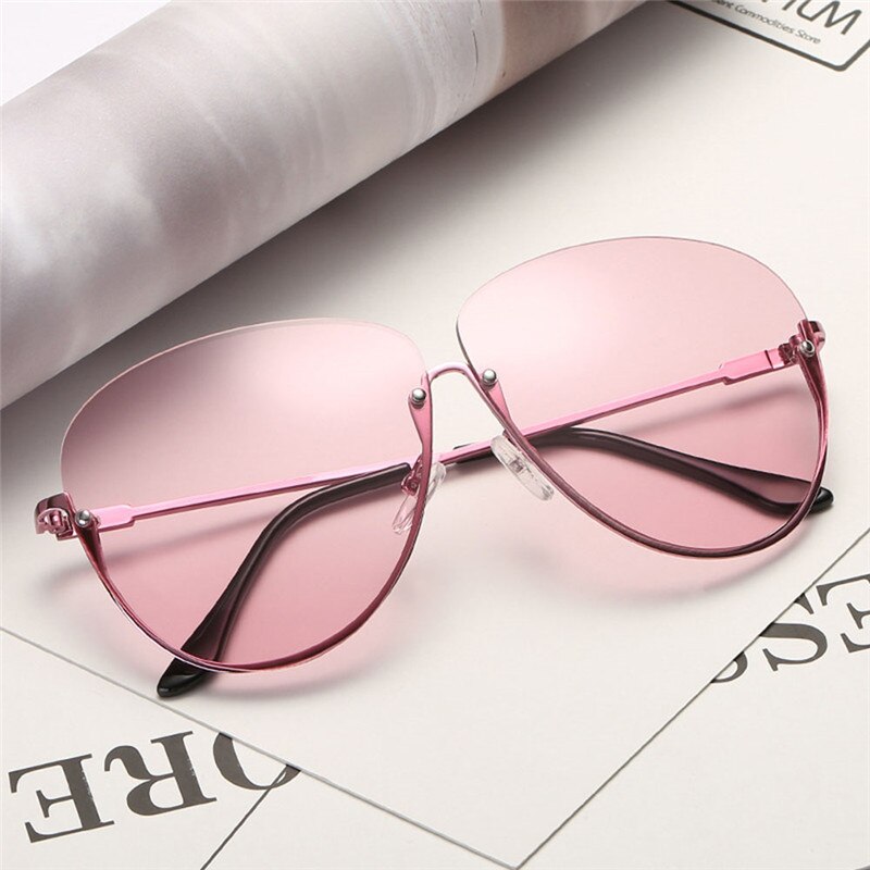 Kantløse cat eye damesolbriller trendy gennemsigtige solbriller damer gennemsigtige store metal guldkant kørebriller: 05