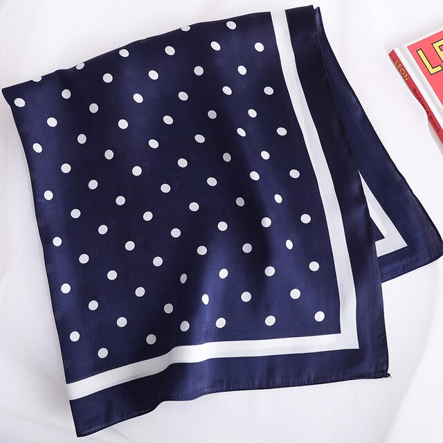 Pricktryckt halsduk siden satin hårscarf för kvinnor små sjalar hårscarfs dam 70*70cm fyrkantiga väskor halsdukar för damer: 12