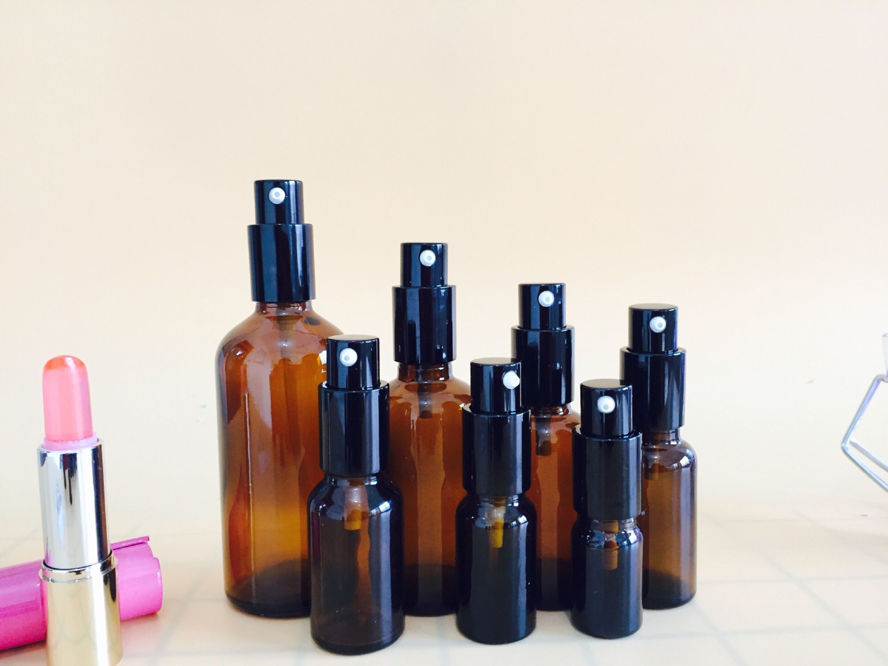 2pcs 5-100ml Portable Amber Glass Essential Oil Spray Bottles Mist Sprayer Container Travel Refillable Bottle Transparent Brown