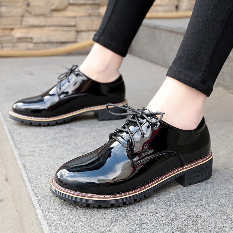 Chaussures décontractées en cuir solide pour femmes, chaussures plates automne-hiver oxford pour femmes, chaussures à lacets à semelle épaisse et à bout rond