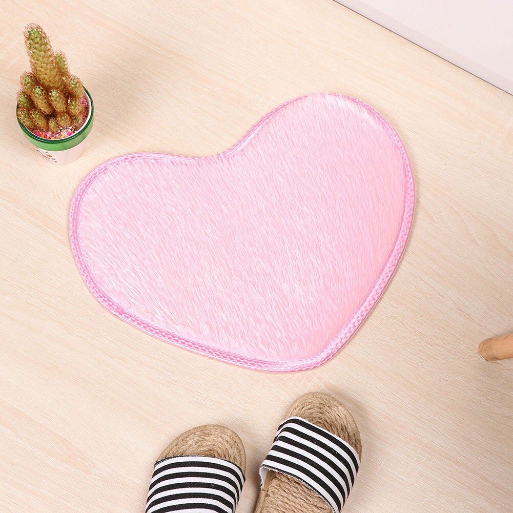 1pcs Floor Mats Cute Heart Shape Carpet Non-slip Shaggy Carpets Kitchen Bathroom Rugs Home Decor 30x40cm