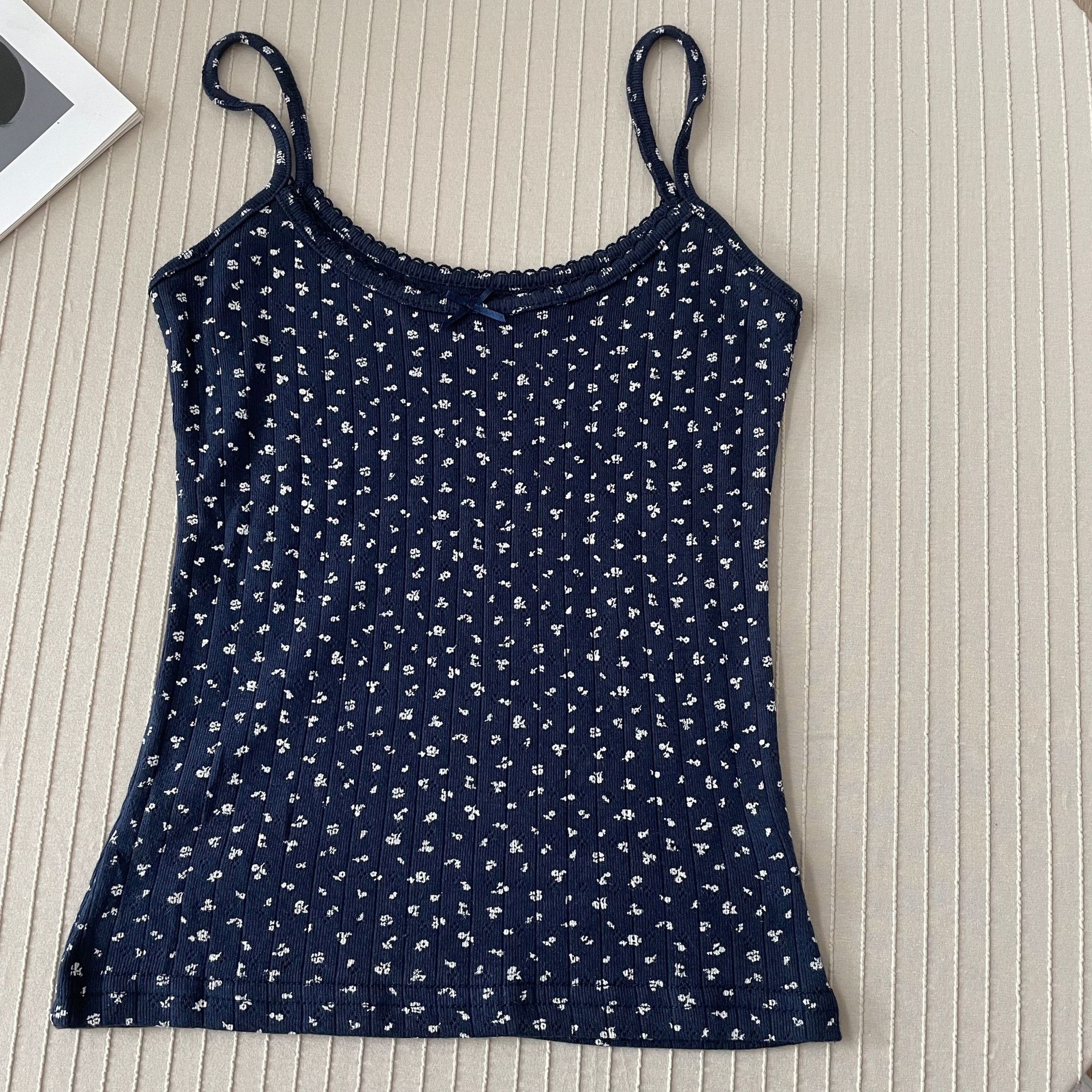 Tops cortos de algodón con lazo y ojales florales para mujer, Top sin mangas ajustado con adornos de encaje, camisola dulce de estilo Preppy, ropa Y2k: Rojo