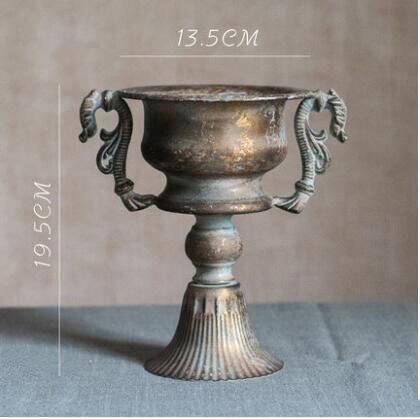 Europæisk retro jernbæger vase dekoration hjem stue blomsterarrangement figurer håndværk hotel metal urtepotte ornamenter: Stil 18