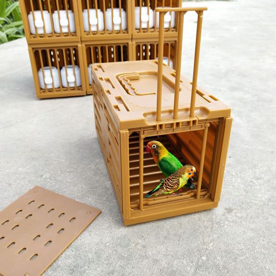 Portable Bird Cage Plastic Transport Cage Pigeon Cage Parrot Bird Cage Bird House Pet Shop Bird Supplies