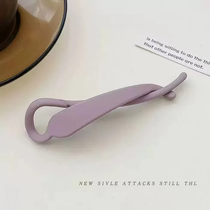Épingle à cheveux minimaliste française et coréenne toute neuve pour l'arrière de la tête, pince à cheveux élégante de couleur unie, accessoire de cheveux simple et chic: Violet