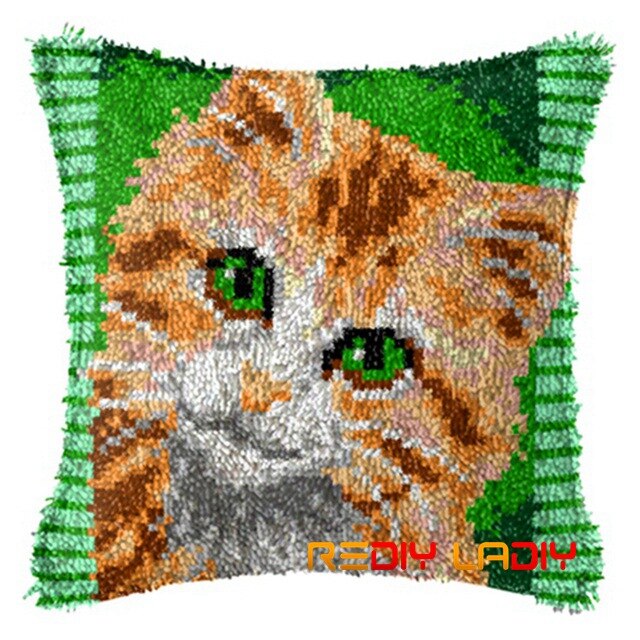 Latch Hook Kit Wolf Brothers Cushion Cover Pre-Printed Canvas DIY Yarn Crochet Crafts Pillow Case Size 43x43cm Sofa Bed Pillows: BZ898