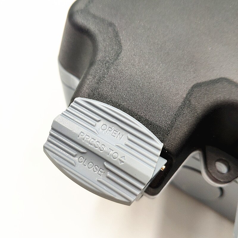 IP66 Weatherproof Waterproof Outdoor BOX Wall Socket 13A Double Universal Switched Outlet Charging Port