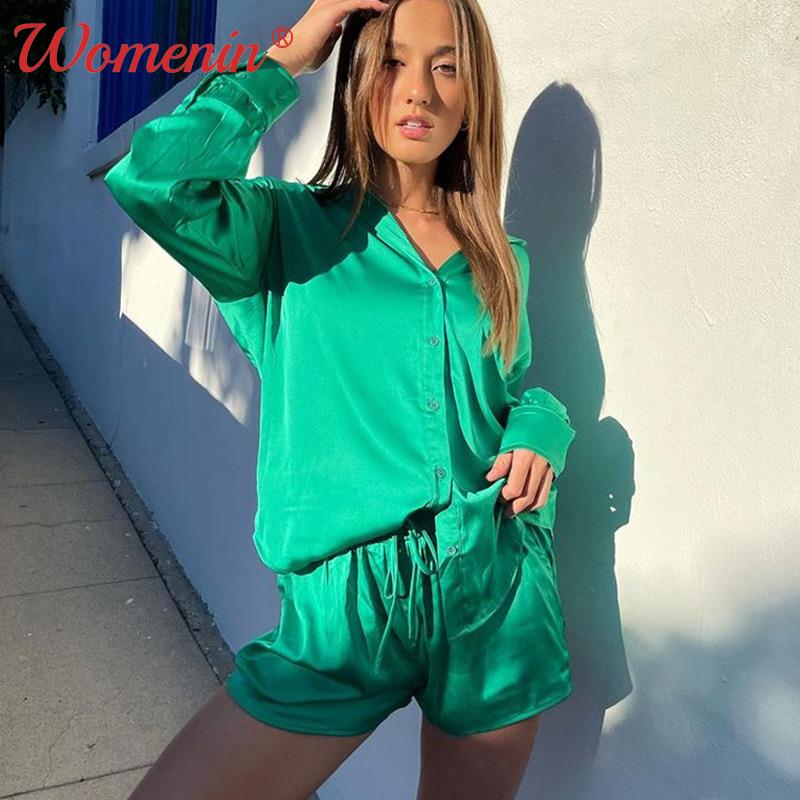 Chándal de satén para mujer, conjunto de camisa y pantalones cortos verdes, Top de manga larga con cuello vuelto, pantalones cortos informales con cordones, traje de verano 2022