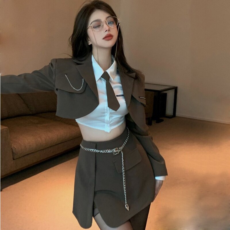 Uniforme escolar coreano para niña, traje para mujer, minifalda para estudiante de secundaria, camisa anudada con cinturón de cadena para universitaria