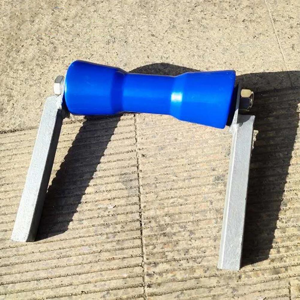 Rouleau de quille de remorque de bateau PE en plastique dur bleu de 8 pouces, auto-centrant de 200mm avec pièces d&#39;accessoires de boulons